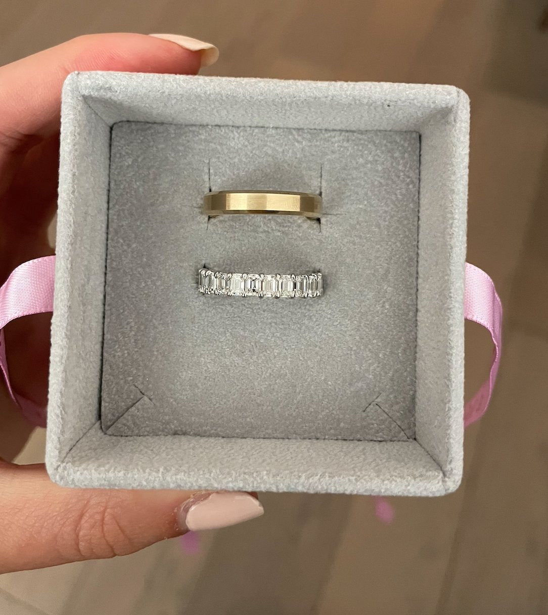 Men's Satin Finish Knife Edge Wedding Band - r.chiara